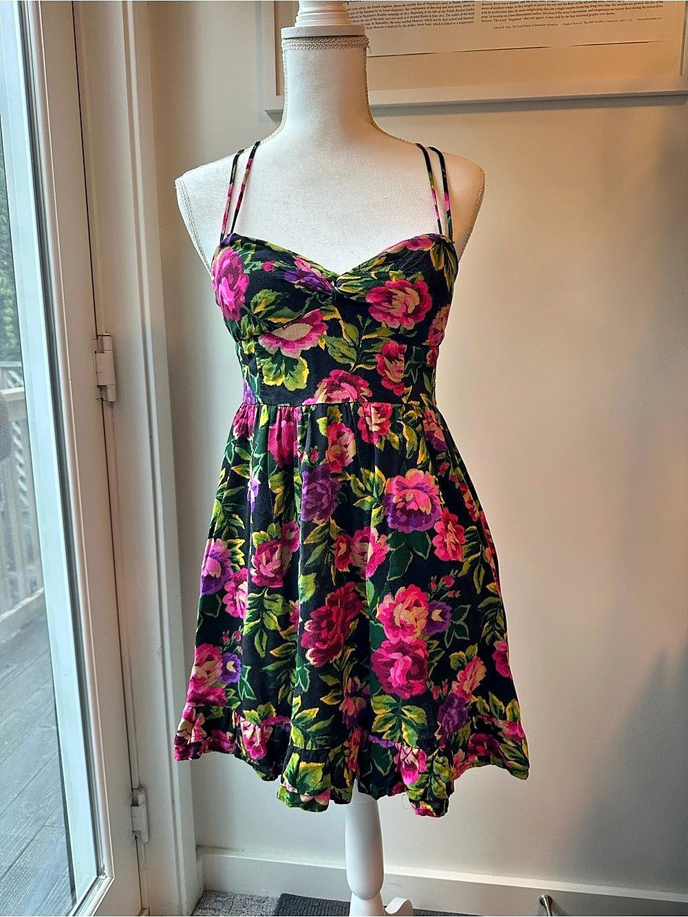 F21 Floral Mini Dress in Black & Pink Size Small Like New